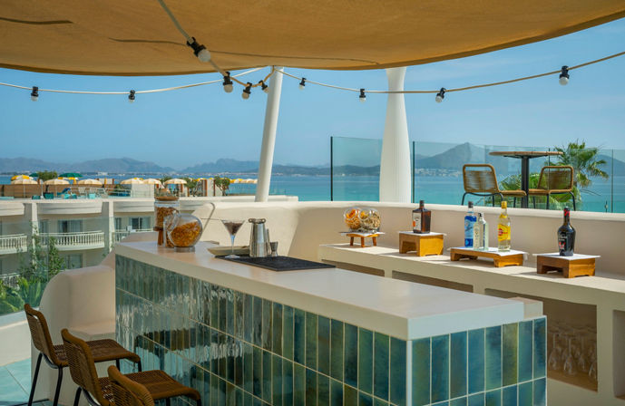 //www.jet2holidays.com/-/media/assets/product images - custom overview groups/iberostar star prestige/pmi_70024_iberostar-selection-albufera-playa_181225_09_custom-overview--689-x-448.jpeg